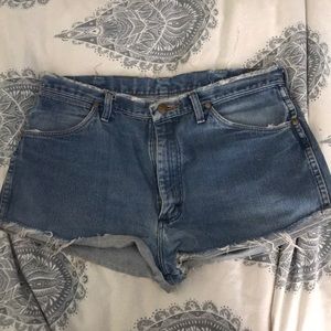 Jean shorts /wrangler /mid waist